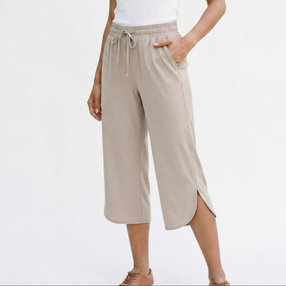 Mia - Lightweight Comfortable Cargo Capris for Ladies