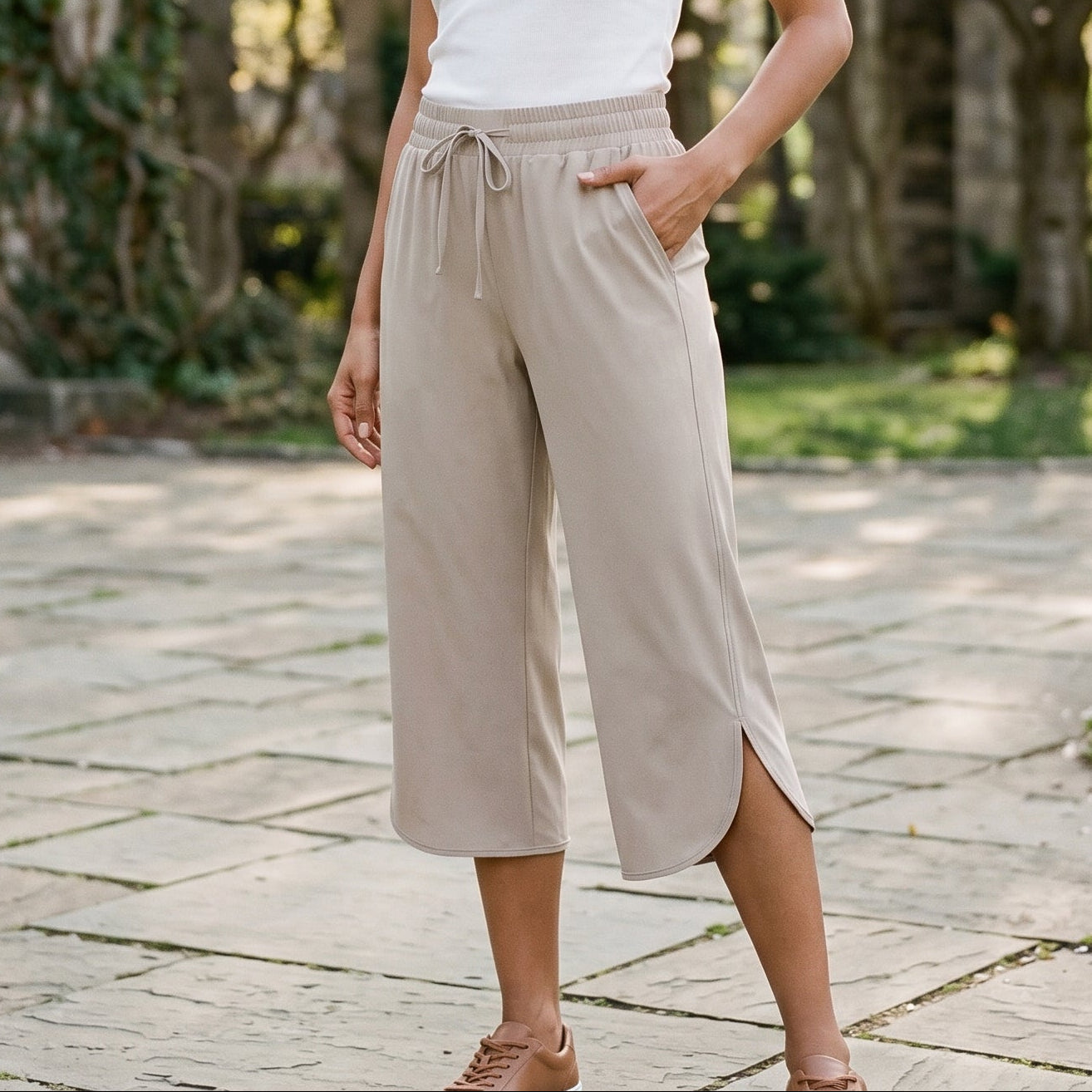 Mia - Lightweight Comfortable Cargo Capris for Ladies